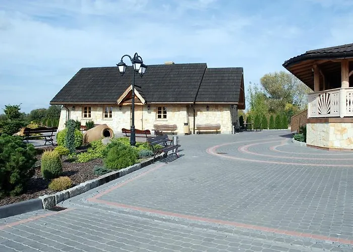 Dworek Saski Радом